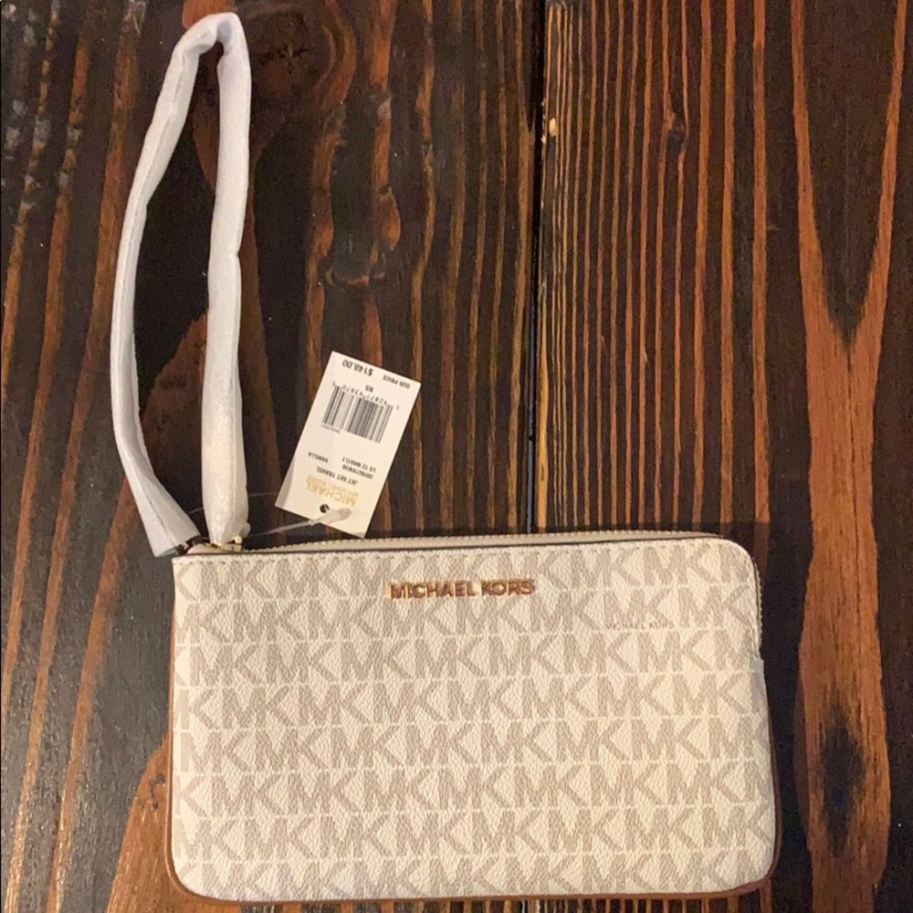 NWT wristlet